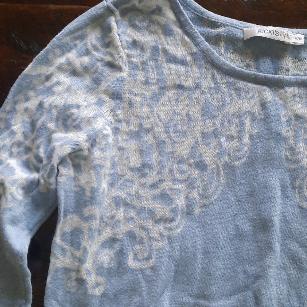 Sweater - Picture 3 of 9